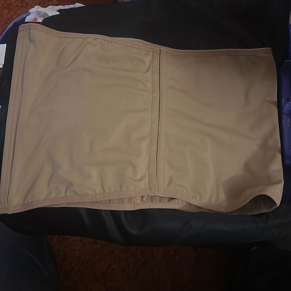 Woman’s shaper for the mid section